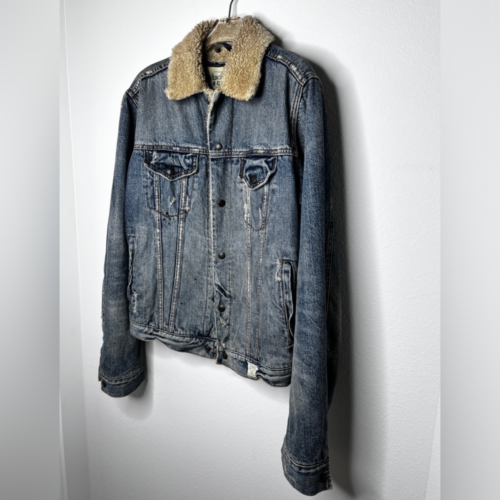 Vintage Abercrombie & Fitch Early 00’s Jean Jacket with Faux Fur Mens Sz M